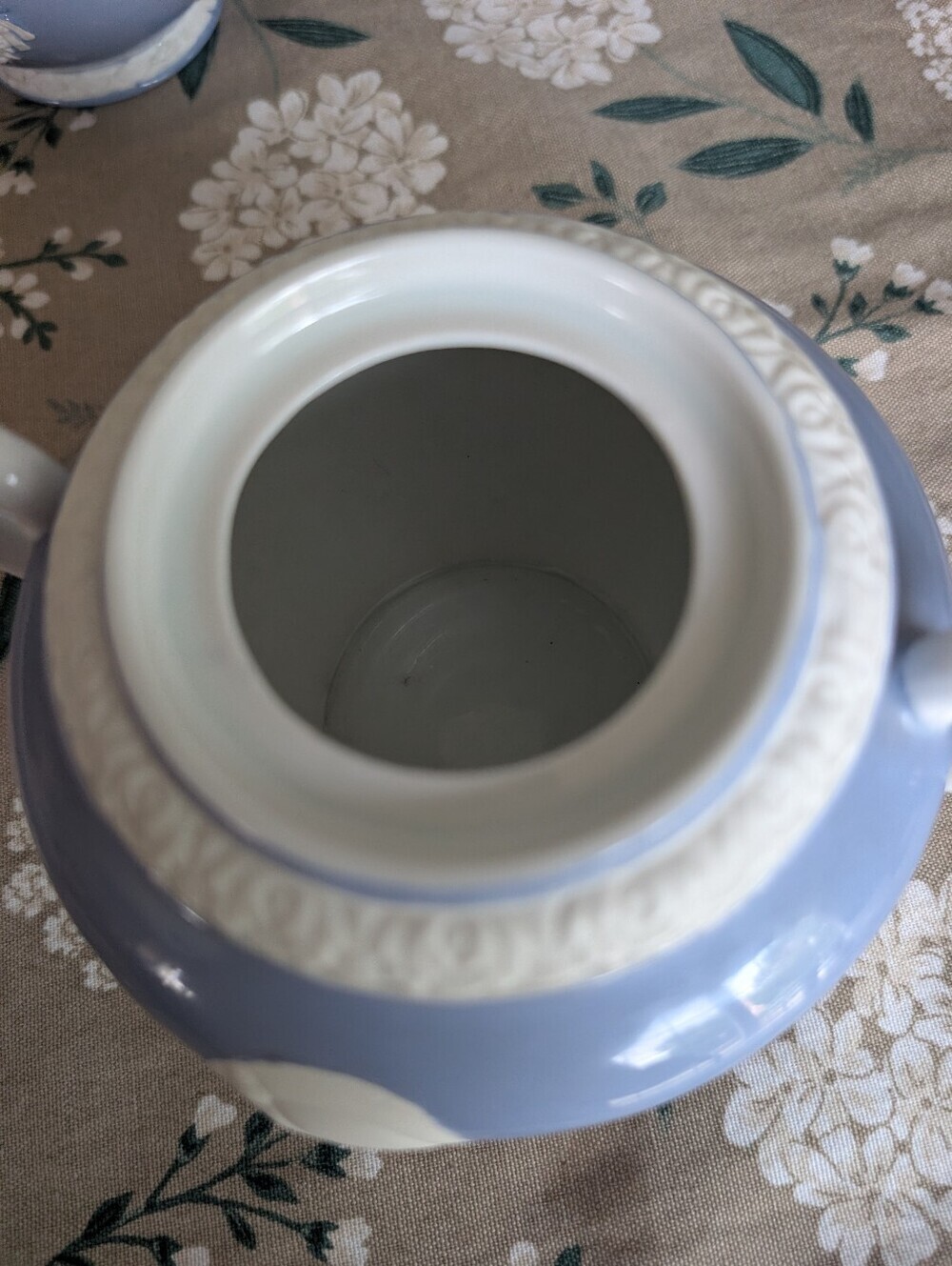 Union T Musterschulz Blue Relief Ceramic Teapot Set - Picture 14 of 15